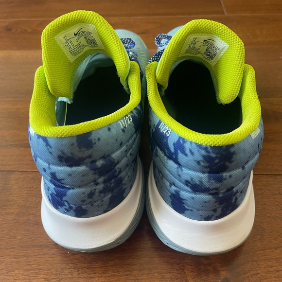 Nike Kyrie Flytrap V Ocean Cube - Picture 2 of 6